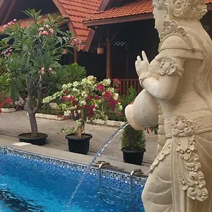 *** Pensión Uli Wood Villa, Bali - Near Gwk Indonesia